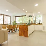 Bravissimo Turbau Entresol A, With 3 Bedrooms Lägenhet Girona