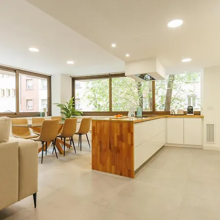Bravissimo Turbau Entresol A, With 3 Bedrooms Apartment Girona