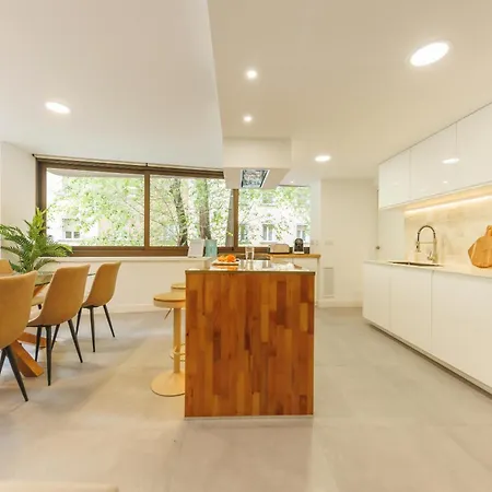 Bravissimo Turbau Entresol A, With 3 Bedrooms
